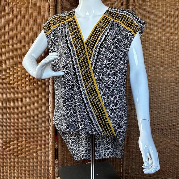 Max Studio Soft Geometry Blouse - Picture 1 of 11